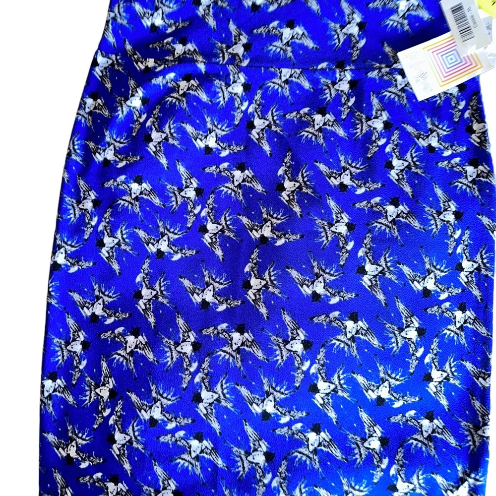 Lularoe blue Xl Cassie pencil skirt with birds( sparrows?)‎ NWT. kitschy print